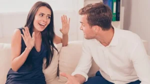 فرصة مواليد برج الحمل لتعزيز النجاح المهني عبر تحسين مهارات التعامل مع الآخرين اليوم